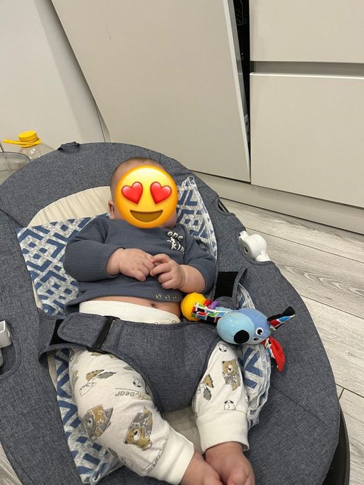 Детский шезлонг музыкальный