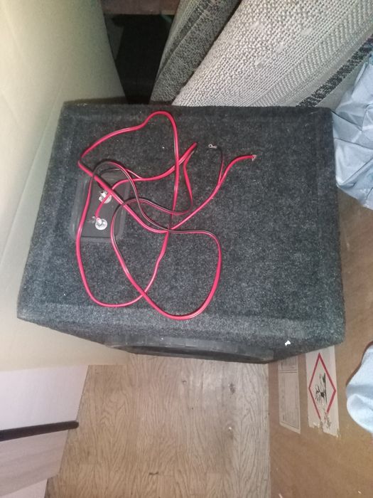 Продам сабвуфер динамик на 12