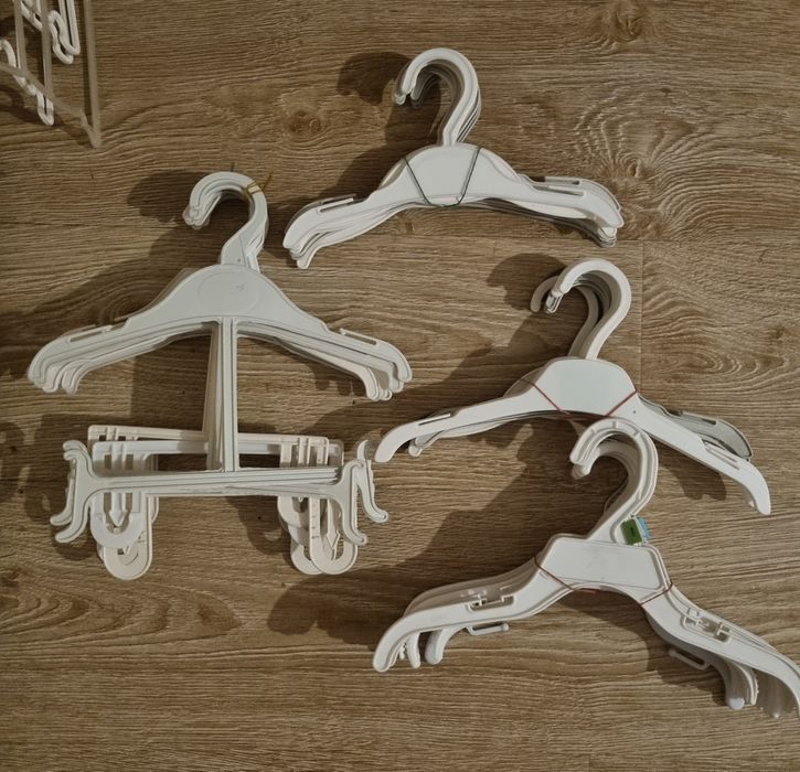 Вешалки для детской одежды
