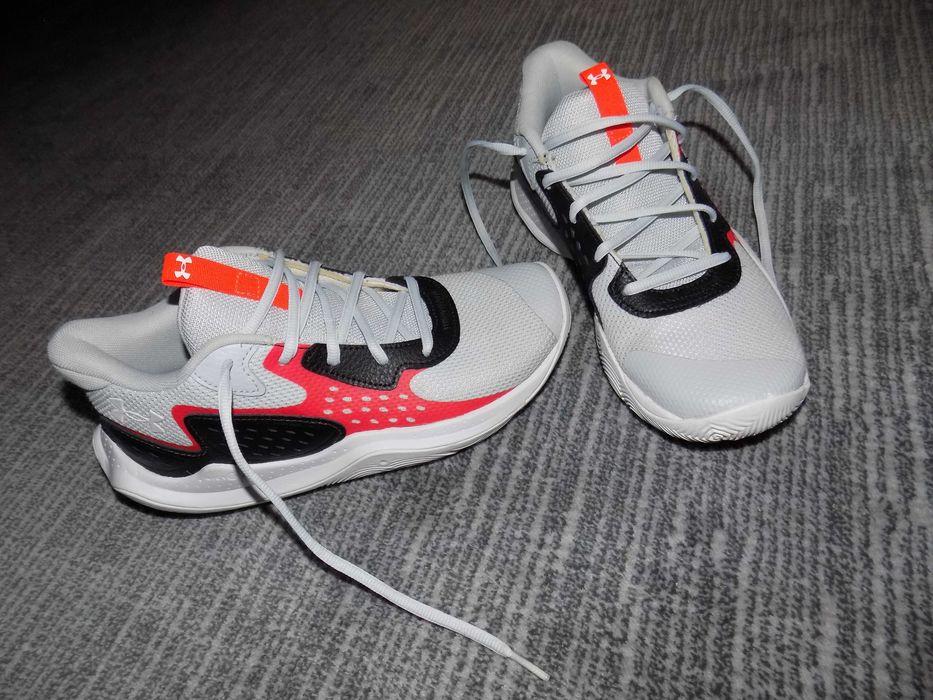 Adidasi Under Armour