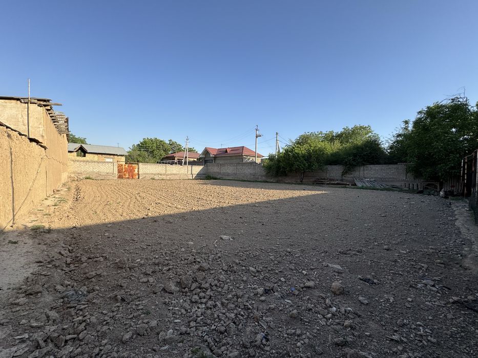 Yer sotiladi. Ippodrom Olim polvonda