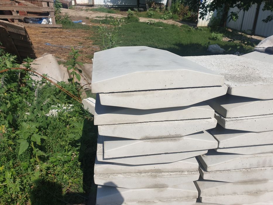 Capace de gard/ palarii / coama gard / piatra decorativa