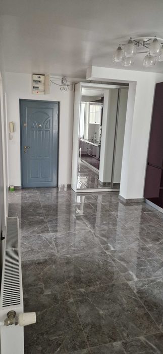 Vand apartament 3 camere decomandat