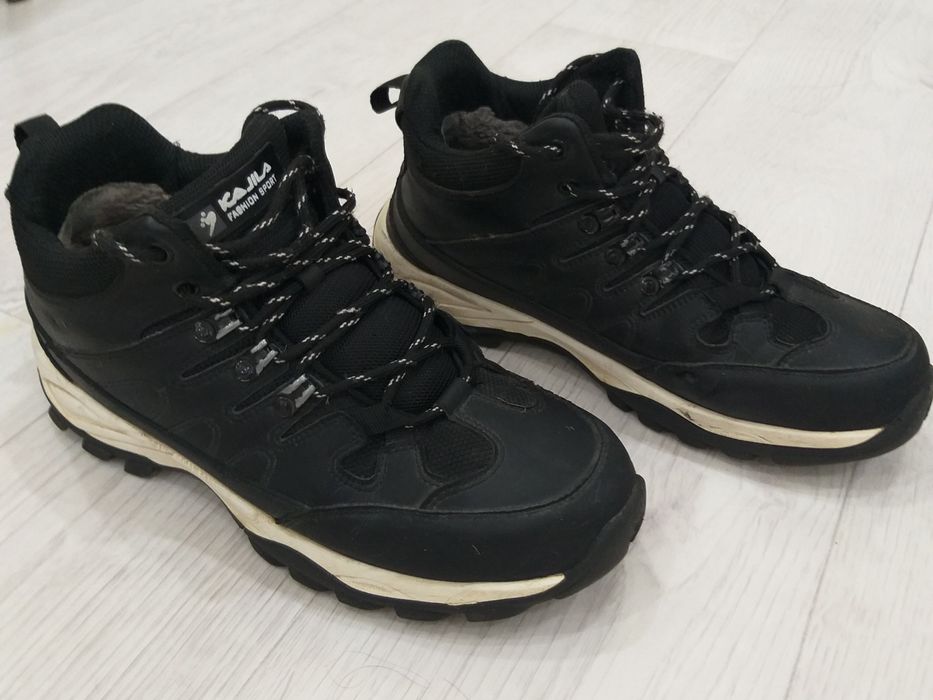 Продам кроссовки зимние