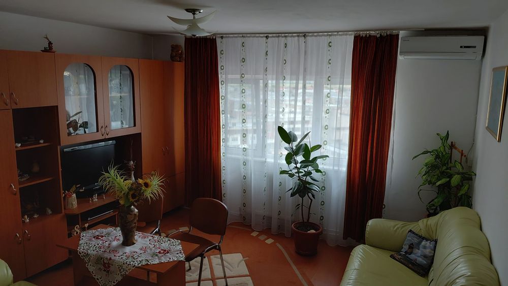Apartament 3 camere zona Materna