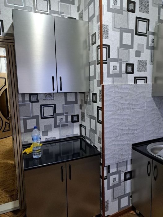 Срочно ижарага 1 хона 5- етаж лифт бор янги бозор Нарпай юлида