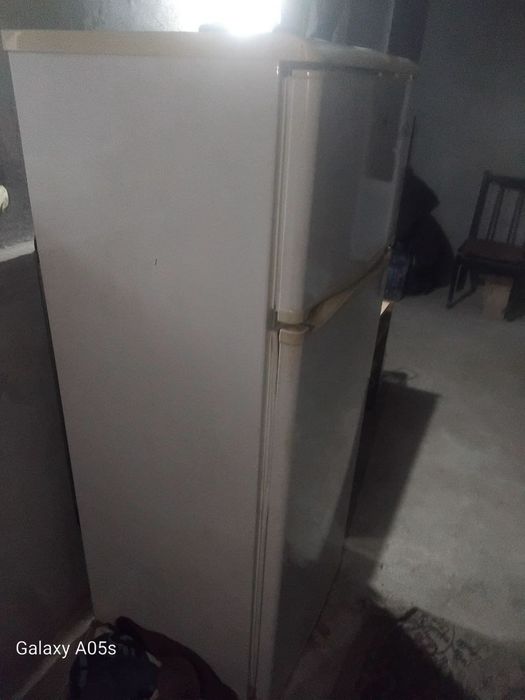 Холодильник б.у в отличном состоянии