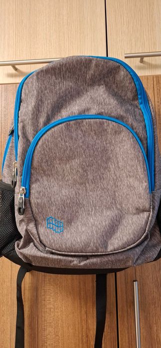 Сива раница със син кант PULSE