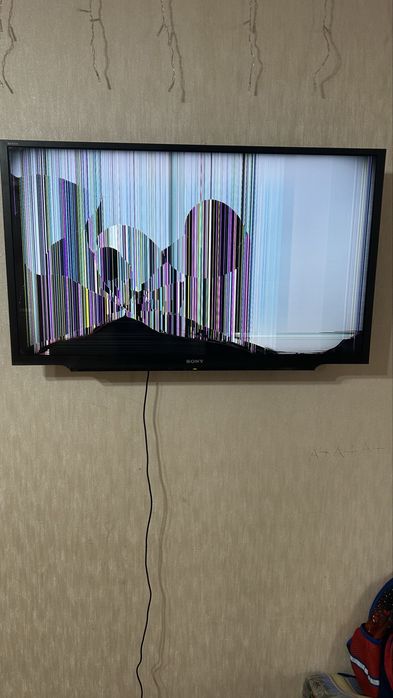 Продам смарт ТВ на запчасти