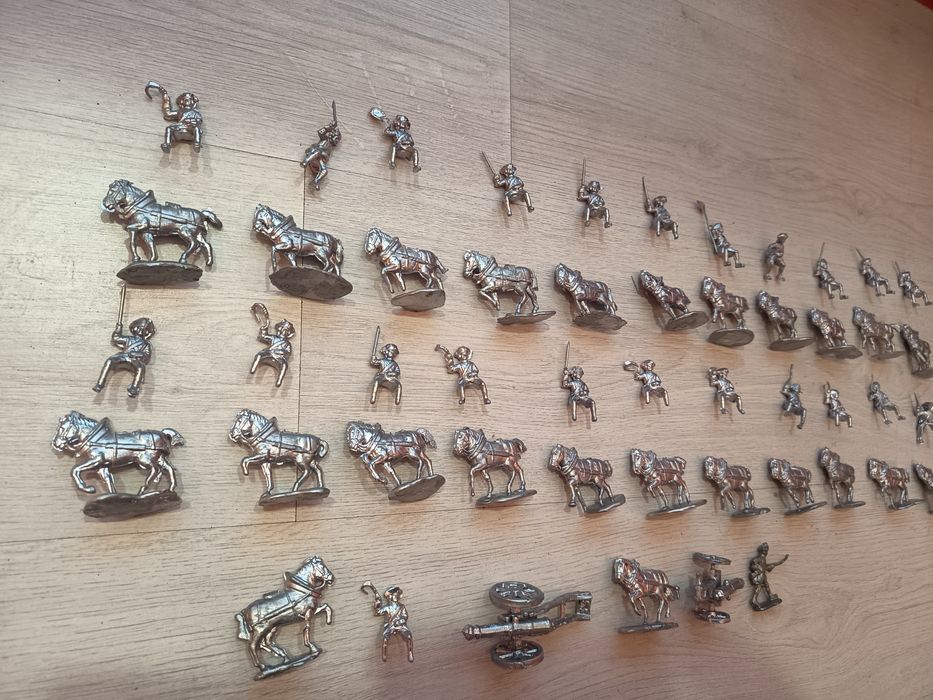 50 бр оловни фигурки на войници коне каруци оръдия