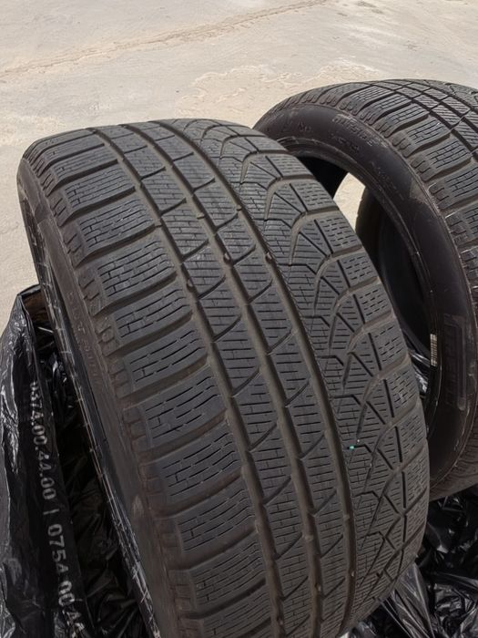 Pirelli P Zero 245/40/19 - Iarna - BMW Star - originale din fabrica G26