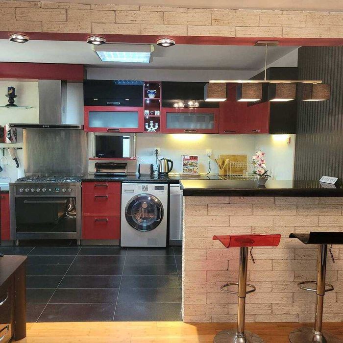 Дава се под наем Тристаен апартамент в Бургас, Възраждане - 90 кв.м за 663 € - Снимка #1