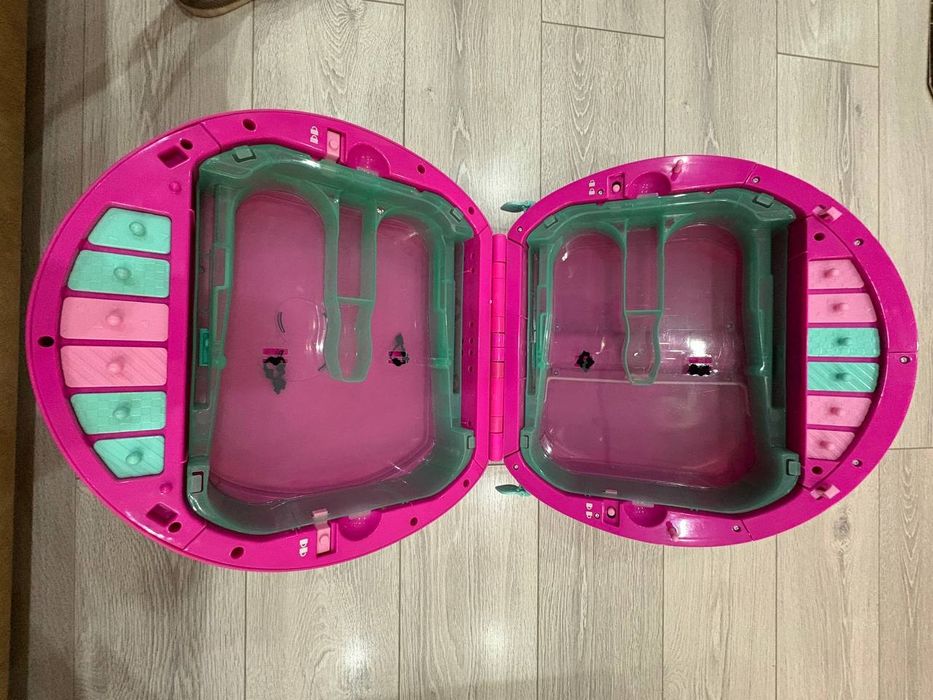 Продается чемодан для кукол ЛОЛ.