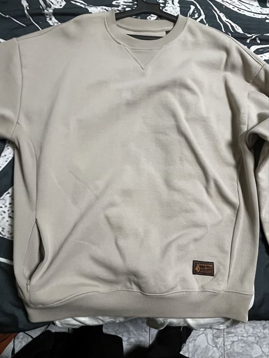 Carhartt Volcom sweatshirts