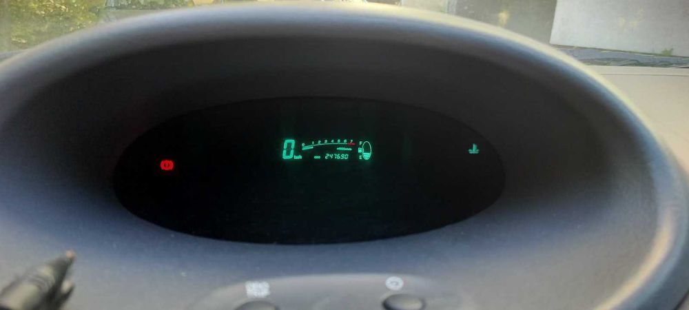 Toyota Yaris, 2000, 247700 км.