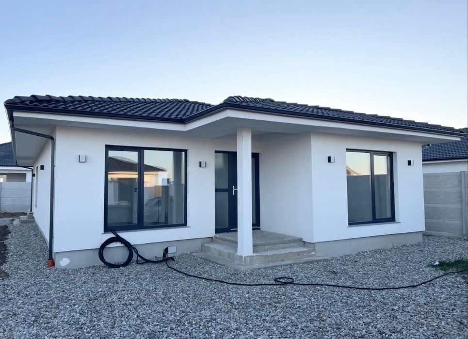 Case modulare pe structura metalica