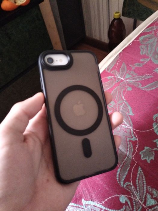 Iphone se 2gen (2020)  64гига