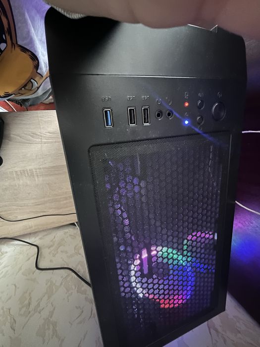 Геймърсики компютър 500гигабайта 16Ram от затворен магазин