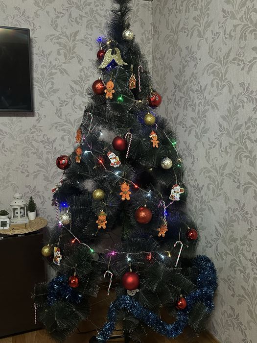 Продаем елку 2 метра