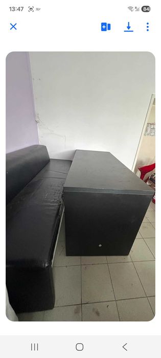 Masa cu bancheta si doua scaune..