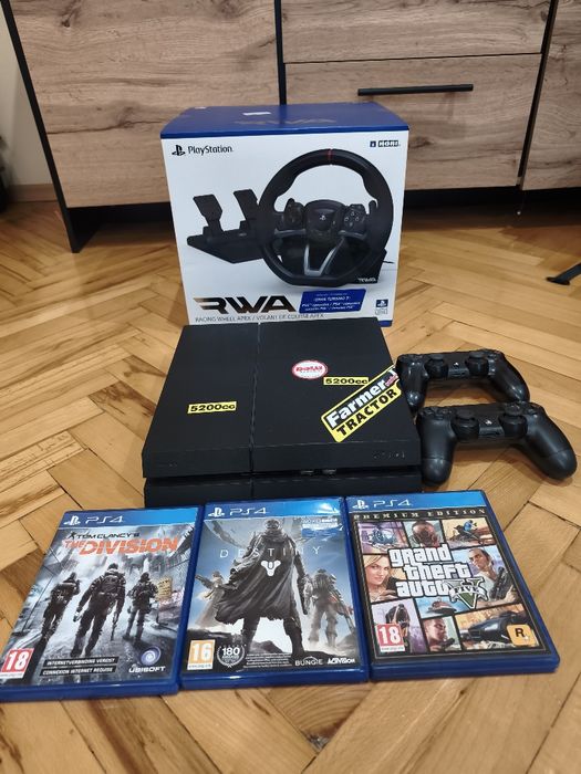 Playstation 4 с RWA HORI Racing Wheel Apex