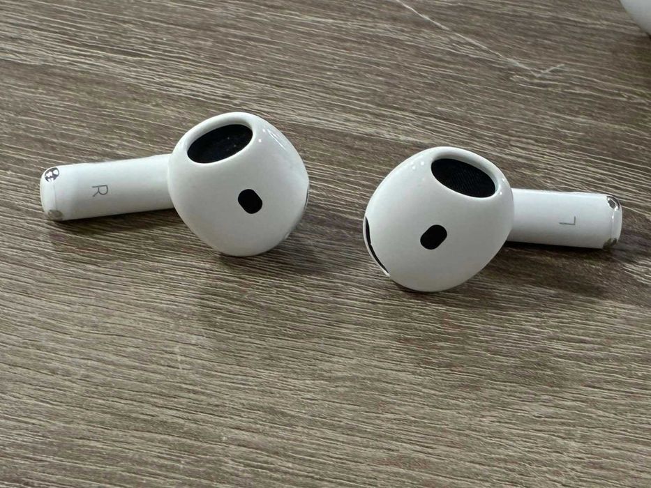 Безжични слушалки Apple - AirPods 4