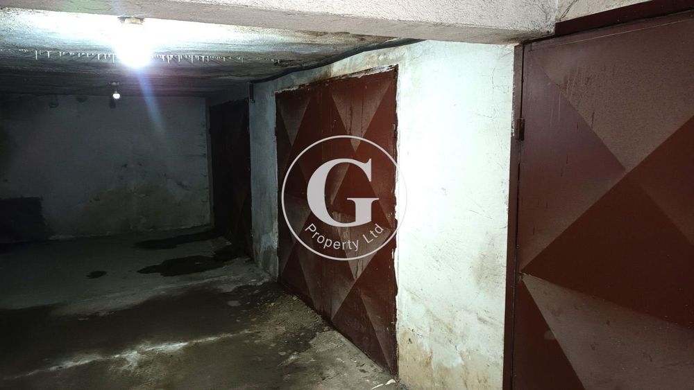 Продава се Гараж / Паркомясто в Перник, Център - 37 кв.м за 744 €/кв.м - Снимка #1