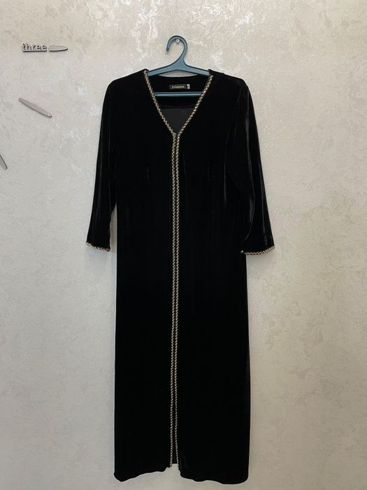 Продам новые платья