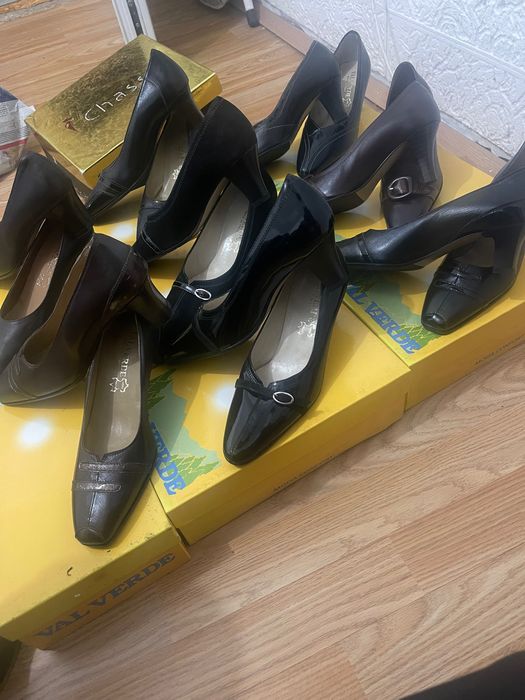 Pantofi mărimea 35 și botine 36