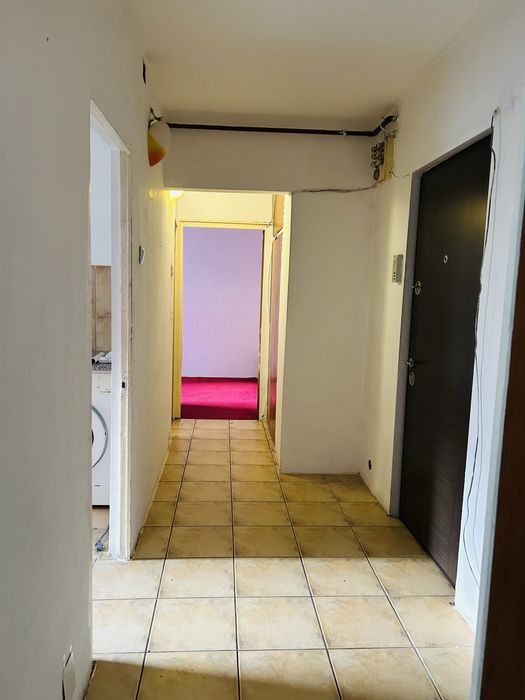 Proprietar/ vand apartament 2 camere decomandat/ zona trei alimentare