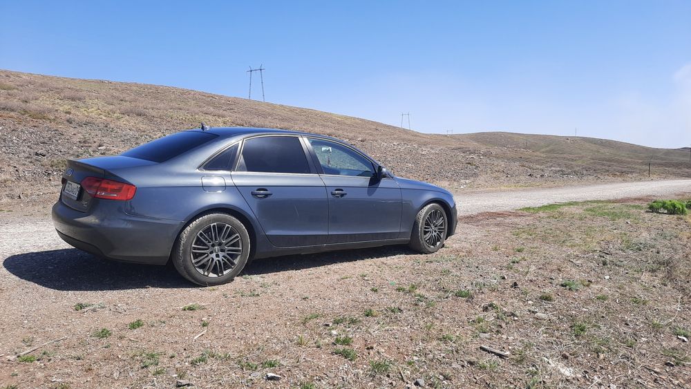 Продам ауди а4 б8