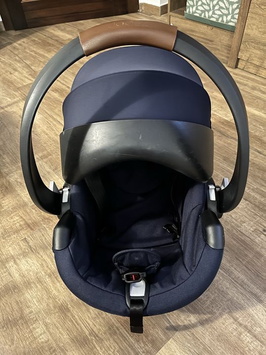 Scoica Joolz si isofix iZi i-Size BeSafe