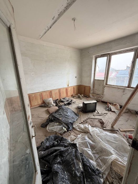 Срочно продаётся 3х комнатная квартира 77 серия дом Мархабо 2 этаж