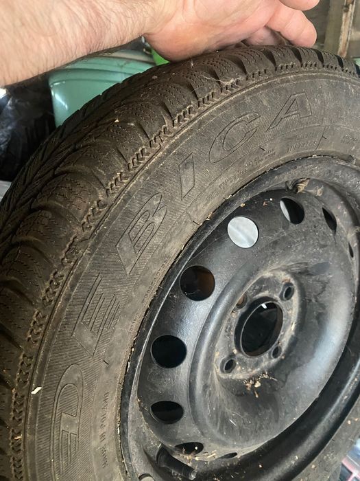 Гуми за Пежо и Ситроен