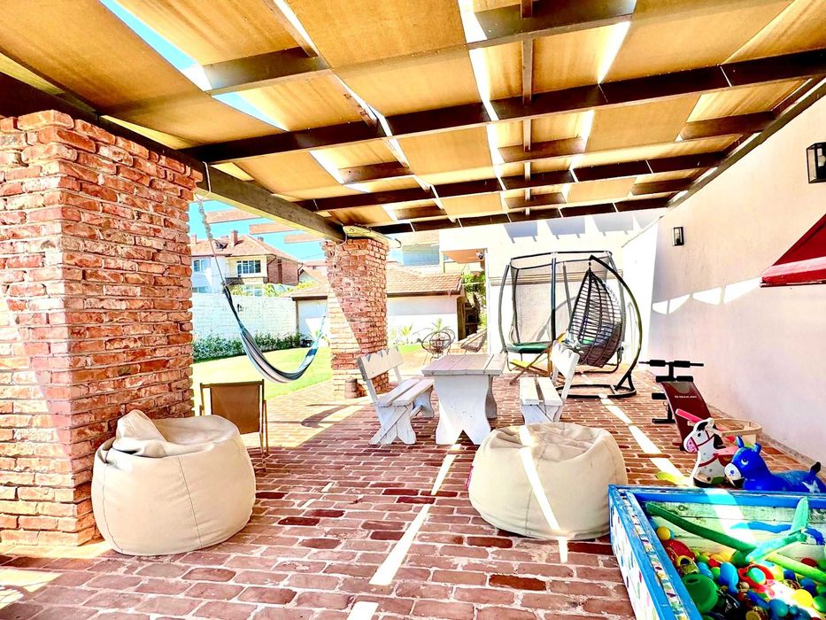 На море в къща за 11 души!