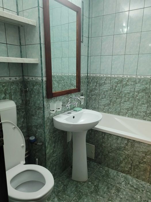 Ofer spre închiriere apartament 2 camere decomandat