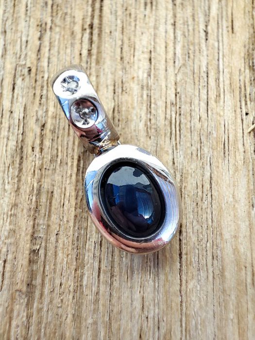 Pandantiv Aur Alb 14K Cu Diamante Si Safir Cabochon