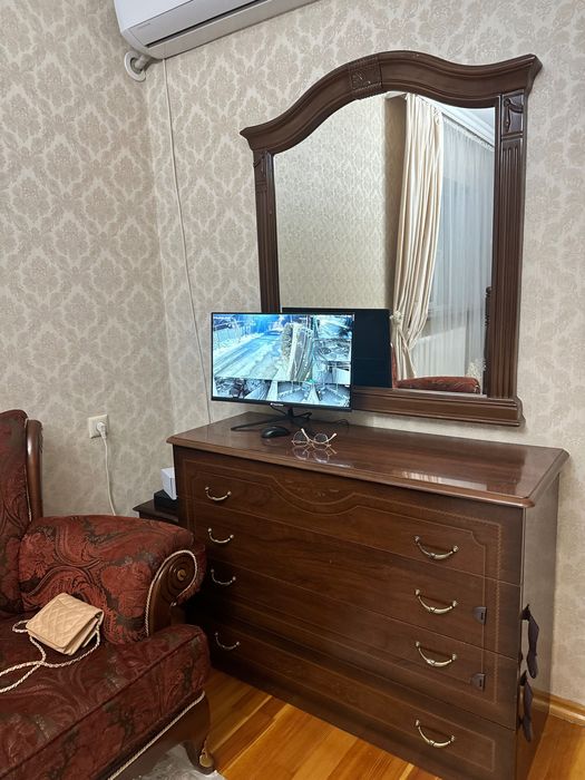 Продаю спальный гарнитур