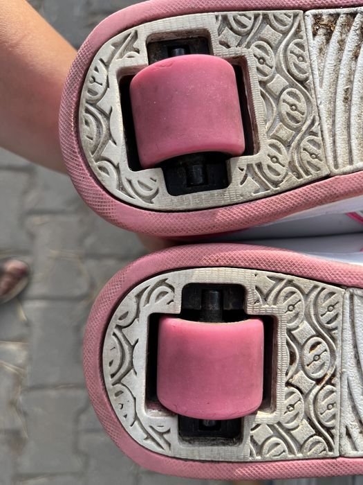 Кроссовки-ролики Heelys