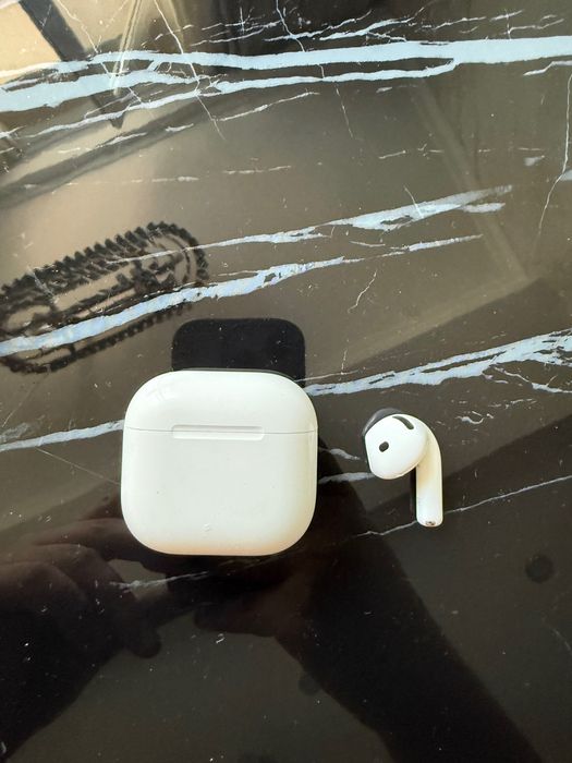 AirPods 4 (Оригинал) - Кейс + Правый Наушник