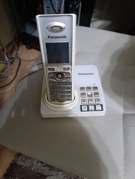 Радиотелефон Panasonic с автоответчиком