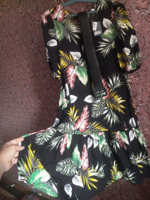 Новые платья листайте