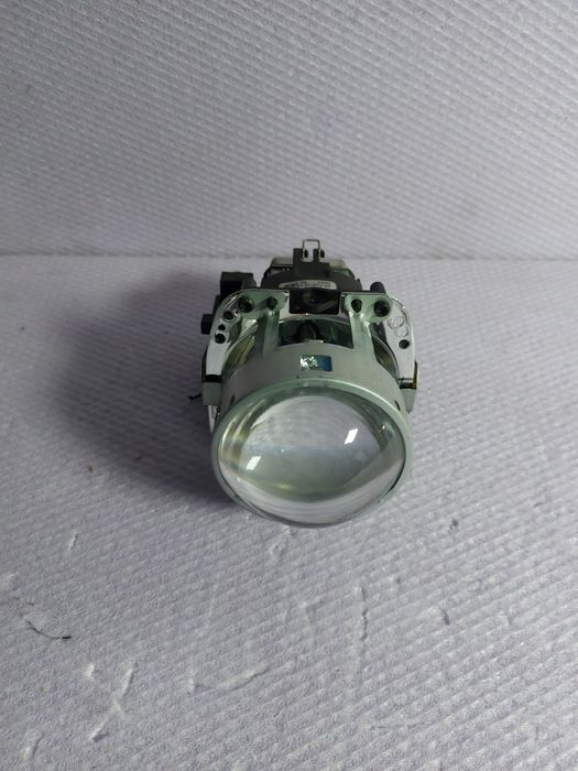 Lupa far dreapta bixenon BMW E90 E91 Facelift