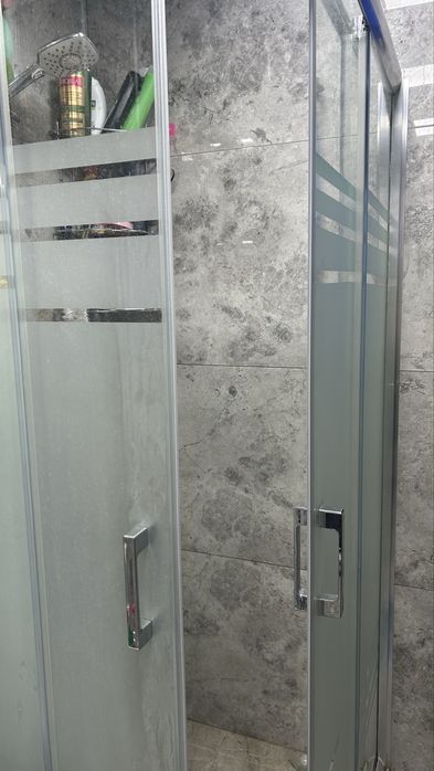 Нова душ кабина с плъзгащи врати