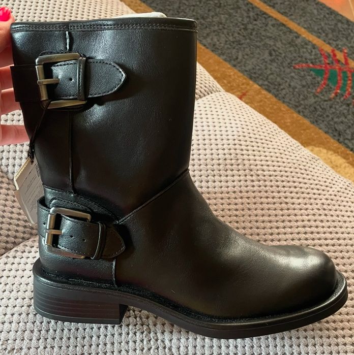 Продаю сапоги новые