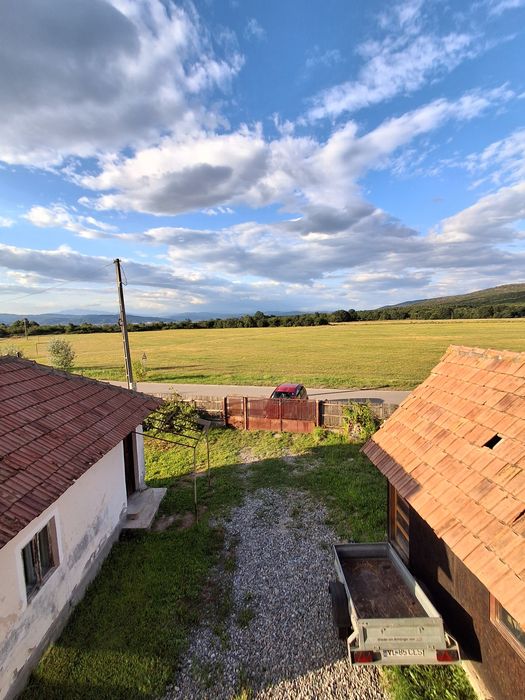Casa noua ,în comuna Budești, sat Bercioiu la 16 km de centrul orașului Rm Valcea
