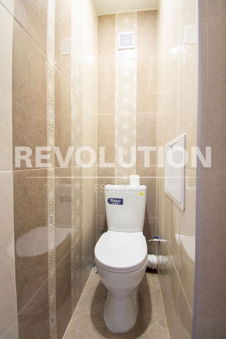 Дава се под наем Тристаен апартамент в София, Лозенец - 103 кв.м за 750 € - Снимка #9