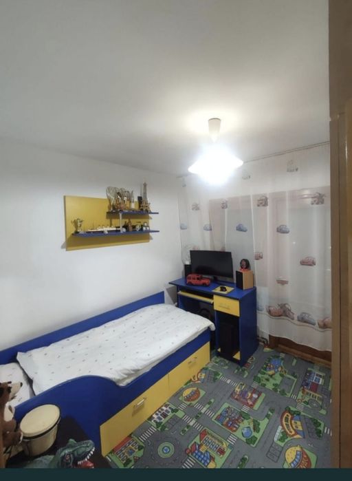 Apartament 4 camere decomandat