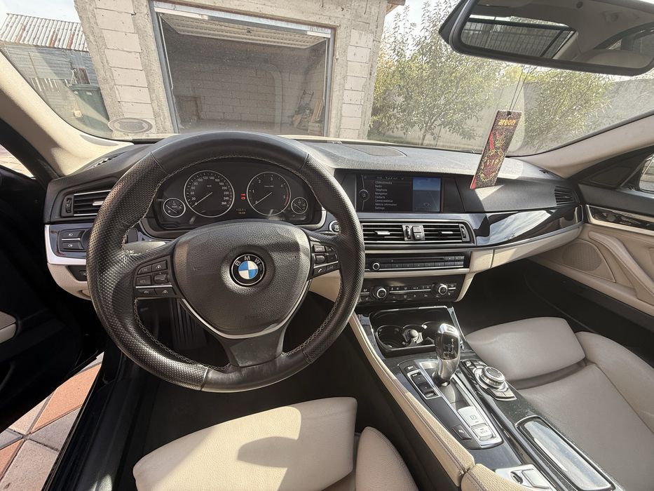 BMW Seria 5 F10 / 530 D /