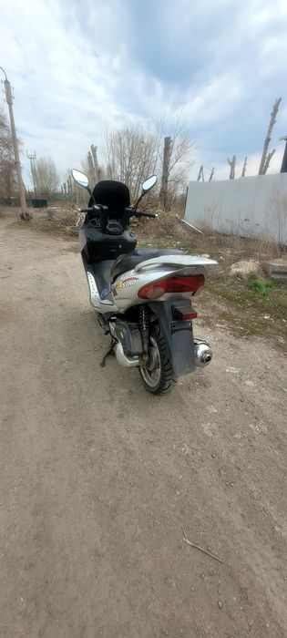 Продаю скутер 150 кубов